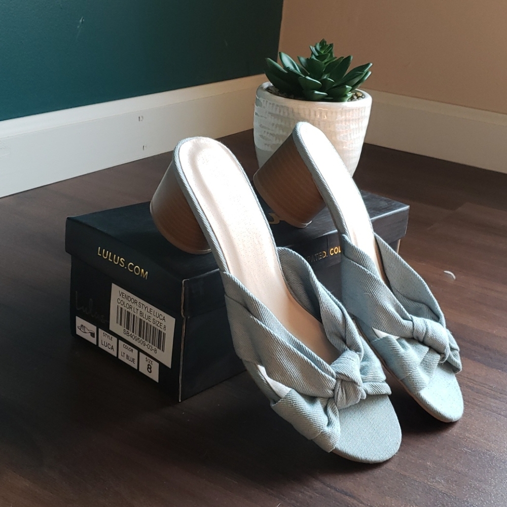 Lulus light blue heeled Sandals NWT